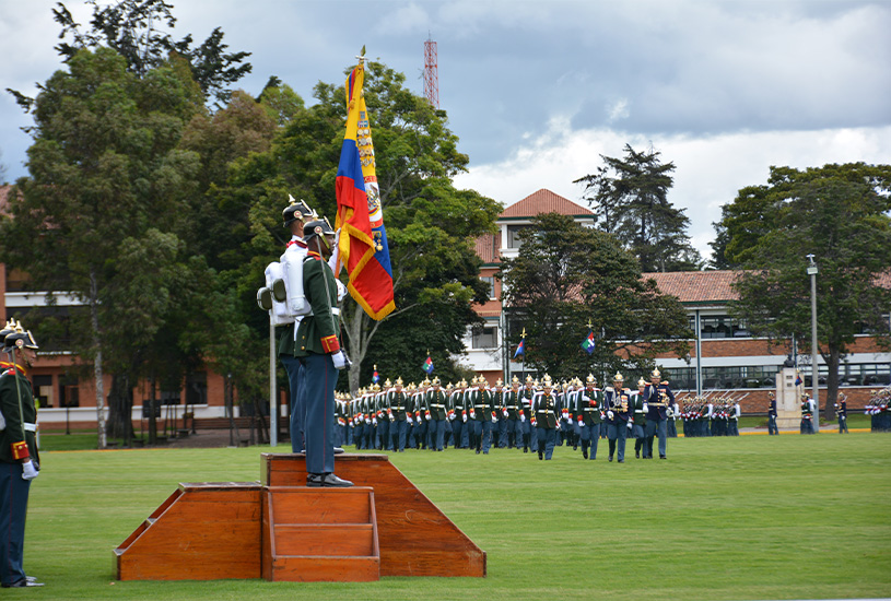 139 suboficiales y 104 jóvenes inician su formación como futuros oficiales del Ejército Nacional